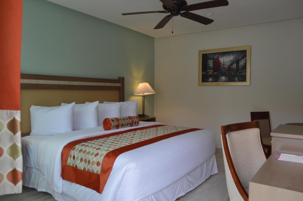 Hotel Villa Magna Poza Rica Zewnętrze zdjęcie